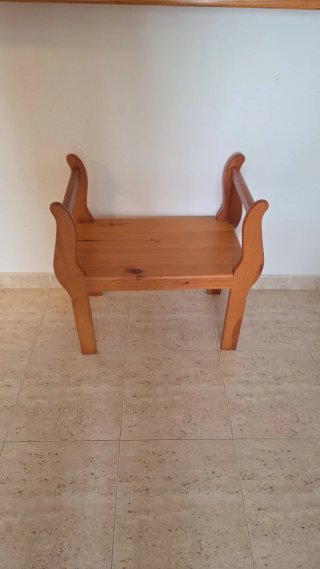Banqueta de madera rústica