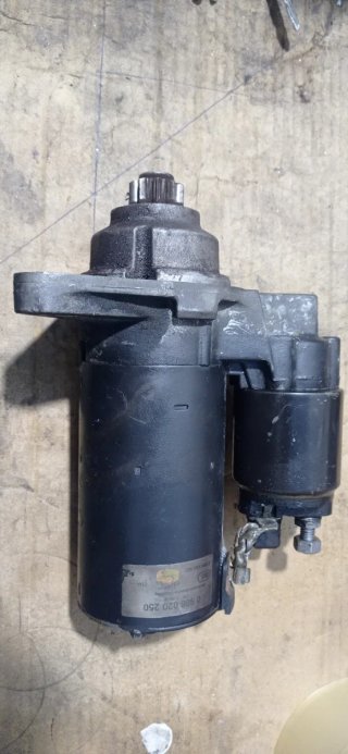 Motor de arranque Bosch 0 986 020 250