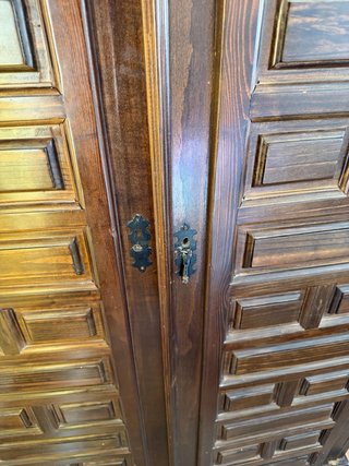 Armario antiguo madera maciza