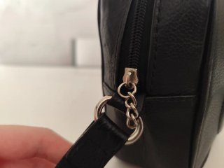 Bolso bandolera negro piel