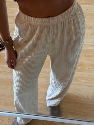 Pantalón fluido beige
