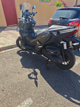 Honda ADV 350 Negra