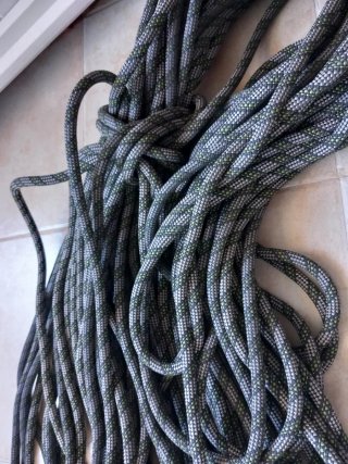 Cuerda escalada con mochila