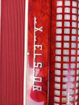 Fisarmonica Excelsior rossa