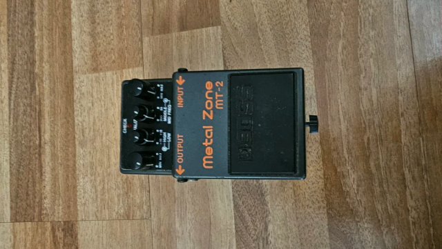 Boss MT-2 Metal Zone Pedal de Guitarra