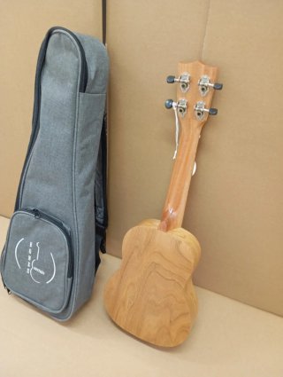 Ukelele Soprano Bones Catalpa + Funda