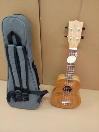 Ukelele Soprano Bones Catalpa + Funda