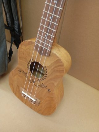 Ukelele Soprano Bones Catalpa + Funda