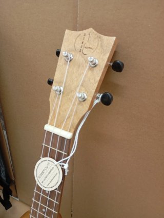 Ukelele Soprano Bones Catalpa + Funda