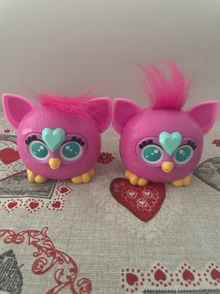 Muñecos: Furby, Garfield, Poni, Porky, WonderWoman