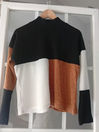 Jersey Color Block Cuello Alto Talla L