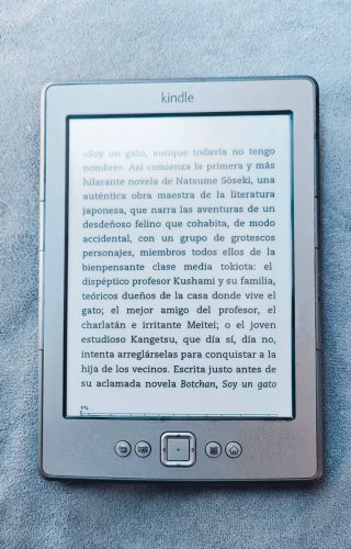 Kindle 4 2GB + Cable