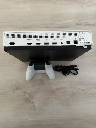 Xbox One S Blanca + Mando
