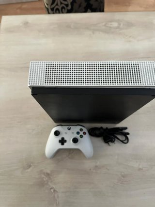 Xbox One S Blanca + Mando