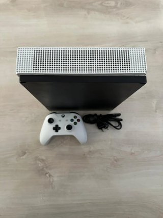 Xbox One S Blanca + Mando