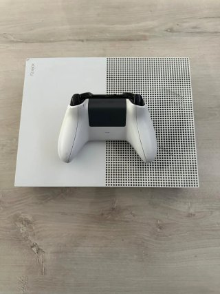 Xbox One S Blanca + Mando