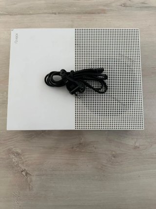 Xbox One S Blanca + Mando