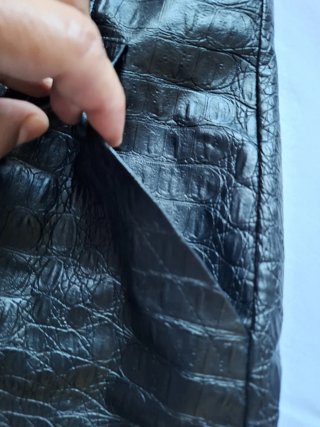 Falda negra efecto piel Stradivarius T 38