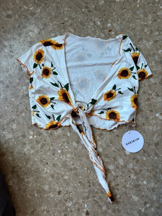 Top corto SHEIN girasoles talla M