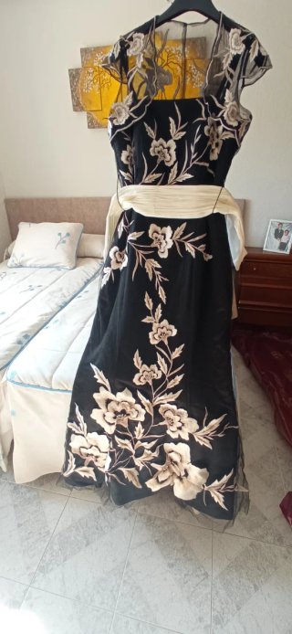 Vestido de fiesta negro y blanco