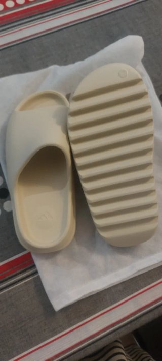 Chanclas Yeezy Adidas Beige