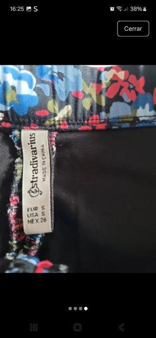 Falda corta Stradivarius estampada