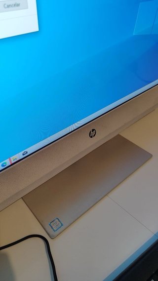 HP All-in-One 27 Plata y Blanco