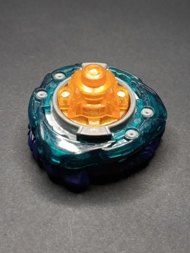 Beyblade Mirage Fafnir Takara Tomy