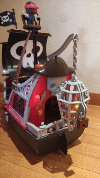 Barco Pirata Pinypon con Accesorios