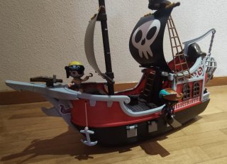 Barco Pirata Pinypon con Accesorios