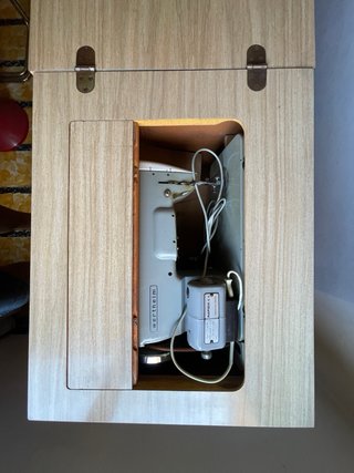 Máquina de coser Wertheim con mueble