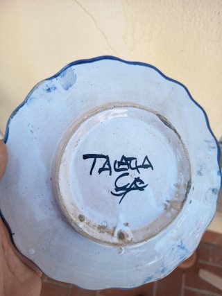 Coppia di piatti in ceramica artigianale Talavera