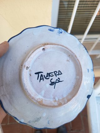 Coppia di piatti in ceramica artigianale Talavera