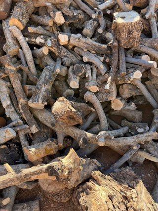 Leña de olivo para chimenea