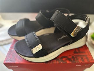 Sandalias negras de plataforma