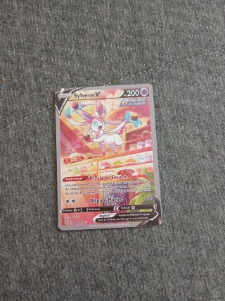 Carta Pokémon Sylveon V 184/203