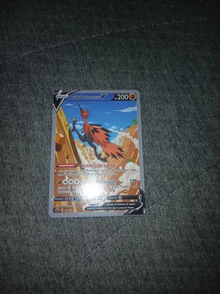 Carta Pokémon Zapdos de Galar V 174/198