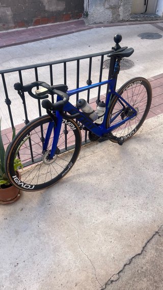 Bici da strada Giant Propel in carbonio