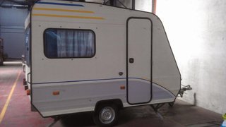 Caravana Adria 3,10m rutera con avance nuevo
