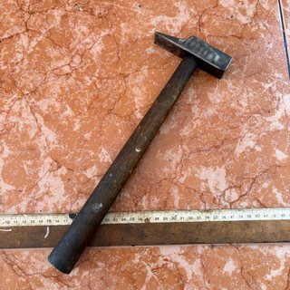 Martillo de carpintero antiguo herramienta