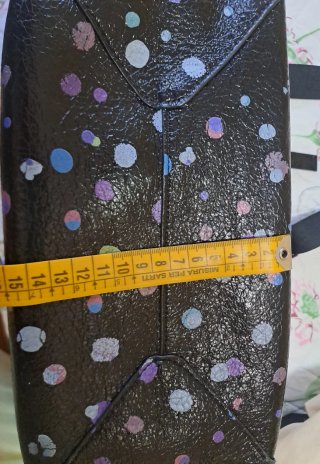 Bolso Desigual negro con lunares de colores