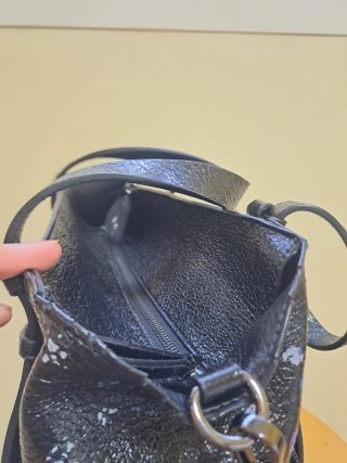 Bolso Desigual negro con lunares de colores
