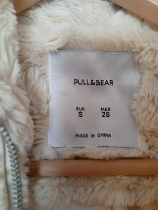 Chaqueta pelo sintético beige Pull&Bear Talla S