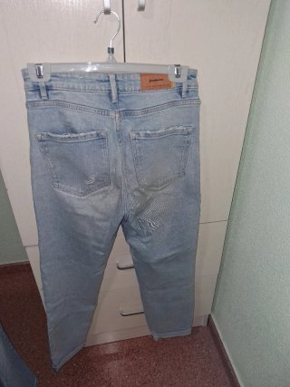 Pantalón vaquero tipo mom
