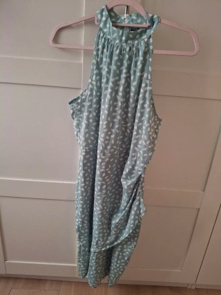 Vestidos varios, diferentes tallas y marcas.