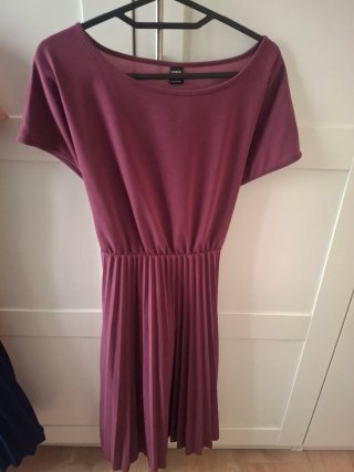 Vestidos varios, diferentes tallas y marcas.