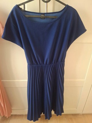 Vestidos varios, diferentes tallas y marcas.
