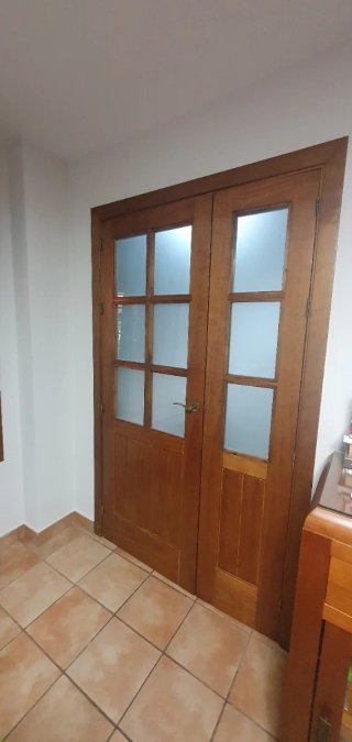 Puerta de paso madera maciza, no se envían.