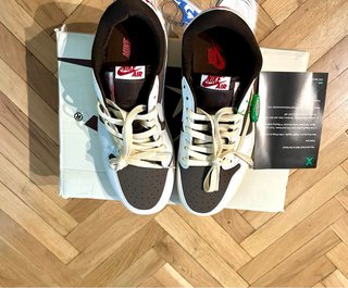 Zapatillas unisex talla 43 NUEVAS Travis Scott