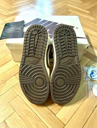 Zapatillas unisex talla 43 NUEVAS Travis Scott